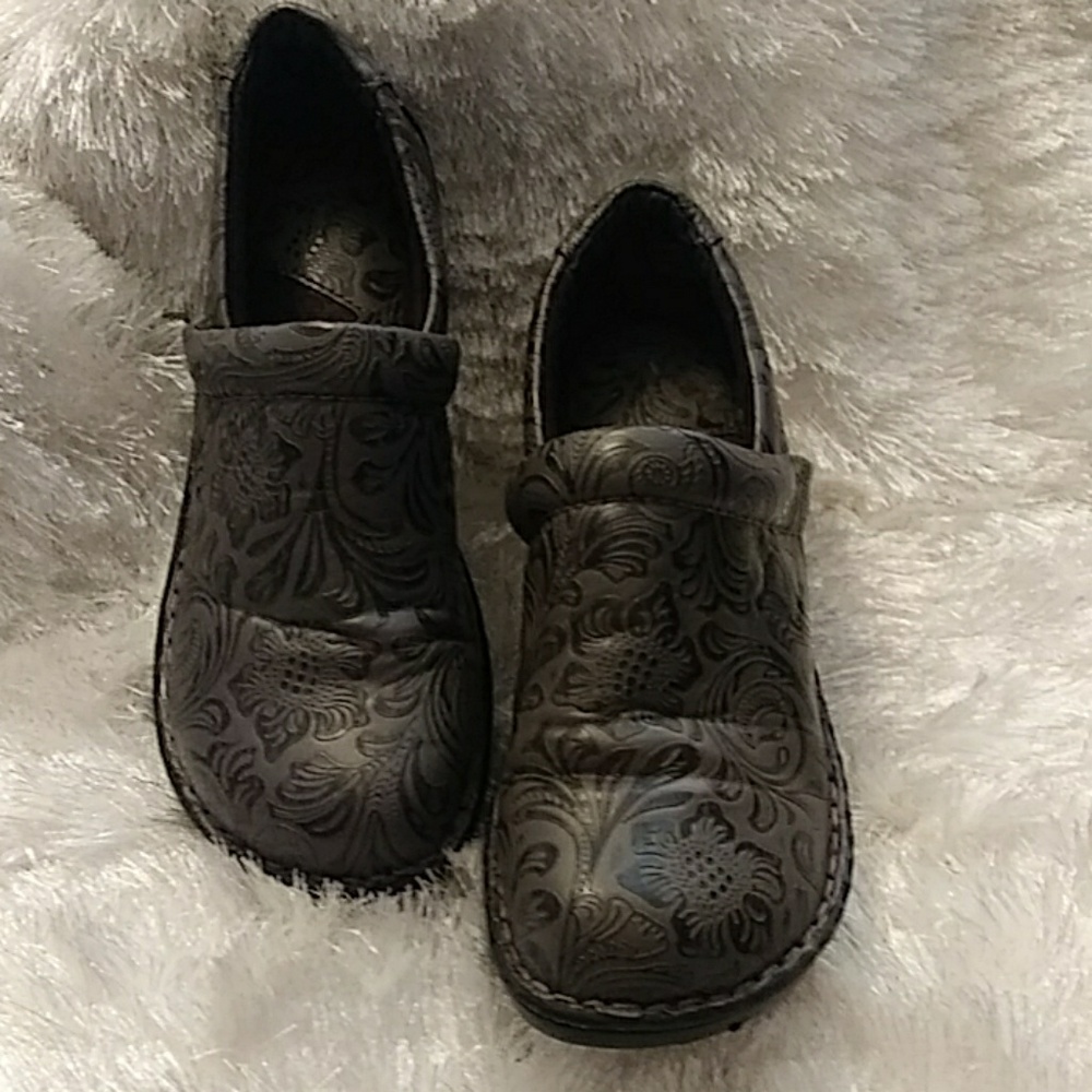 B.o.c grey size 8